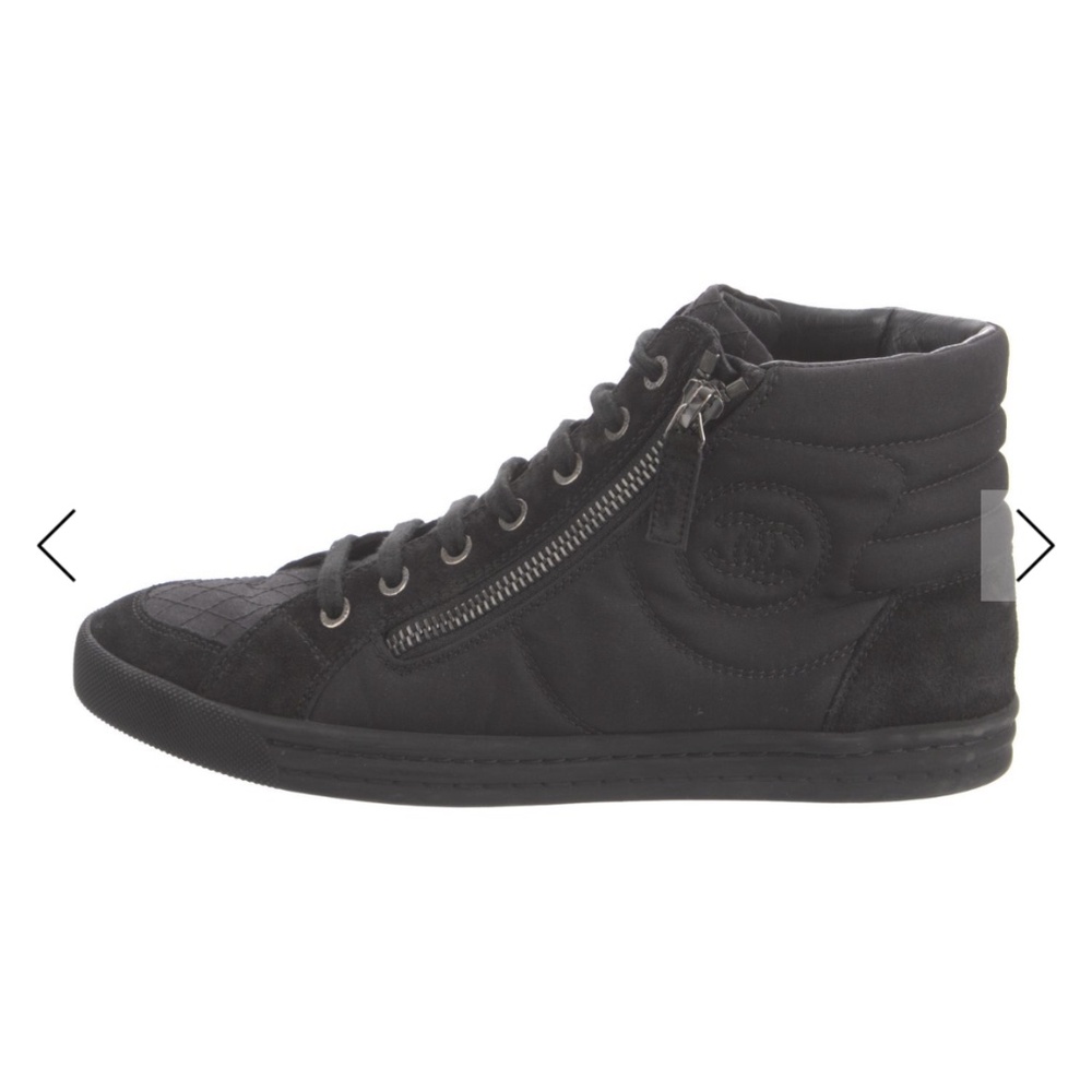 Chanel 2015 Interlocking CC Logo Sneakers Size 38 Black